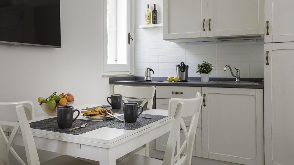 Birkin Apartments Cagliari Habitación foto